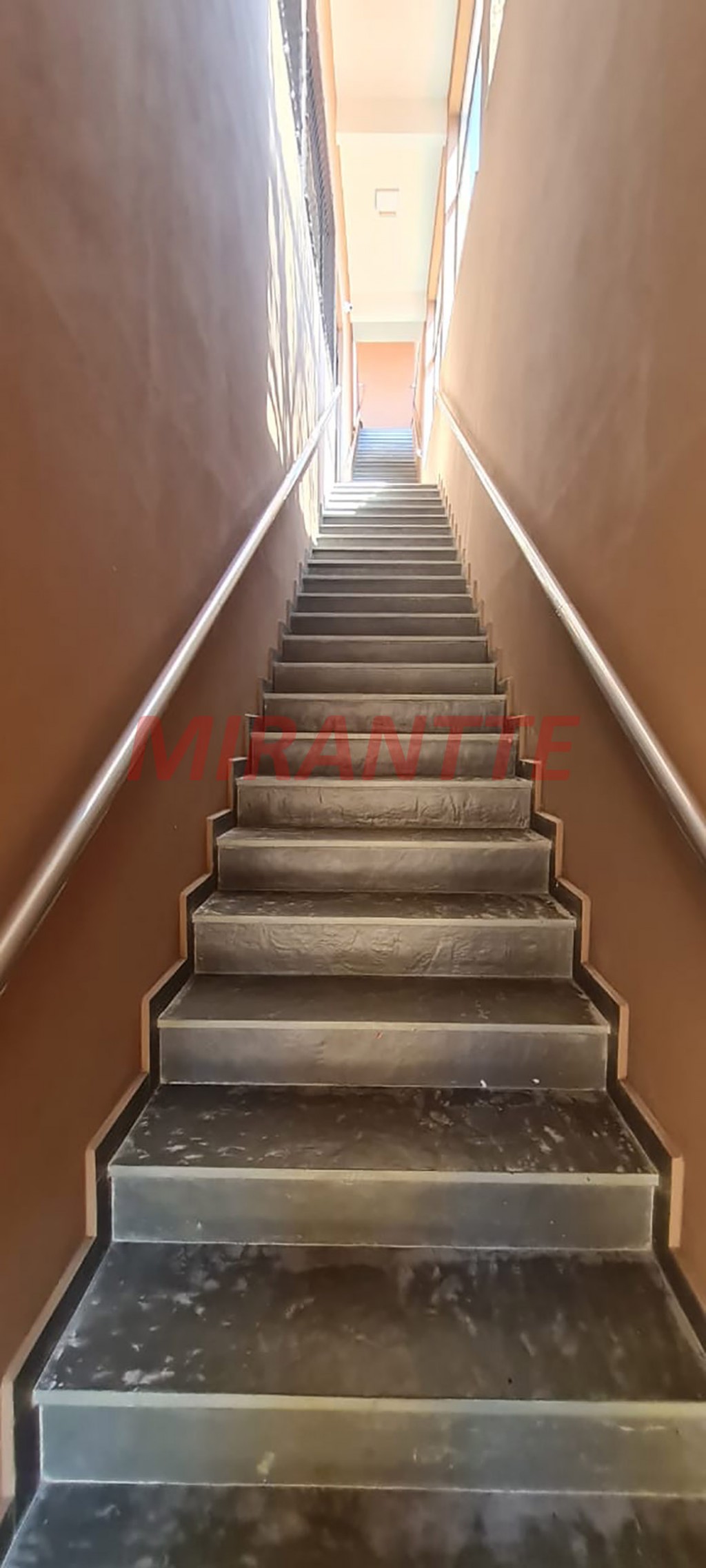 Comercial de 300m² em Imirim