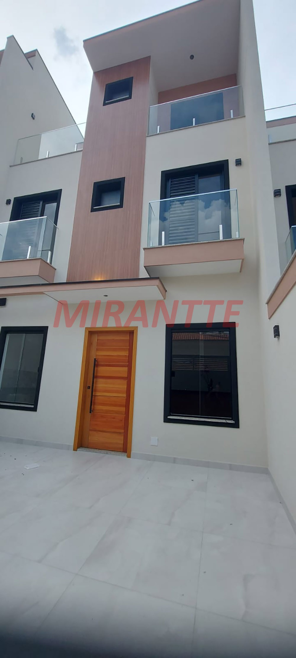 Sobrado de 104m² com 3 quartos em Parque Vitoria
