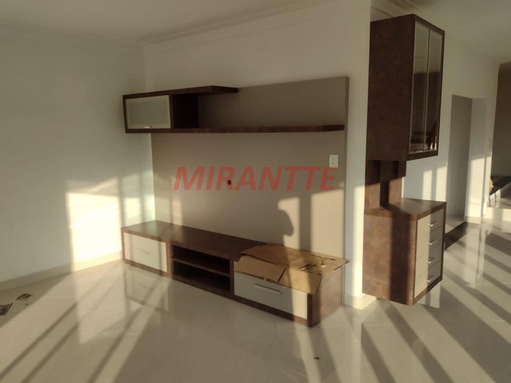 Sobrado de 312m² com 4 quartos em Caieras
