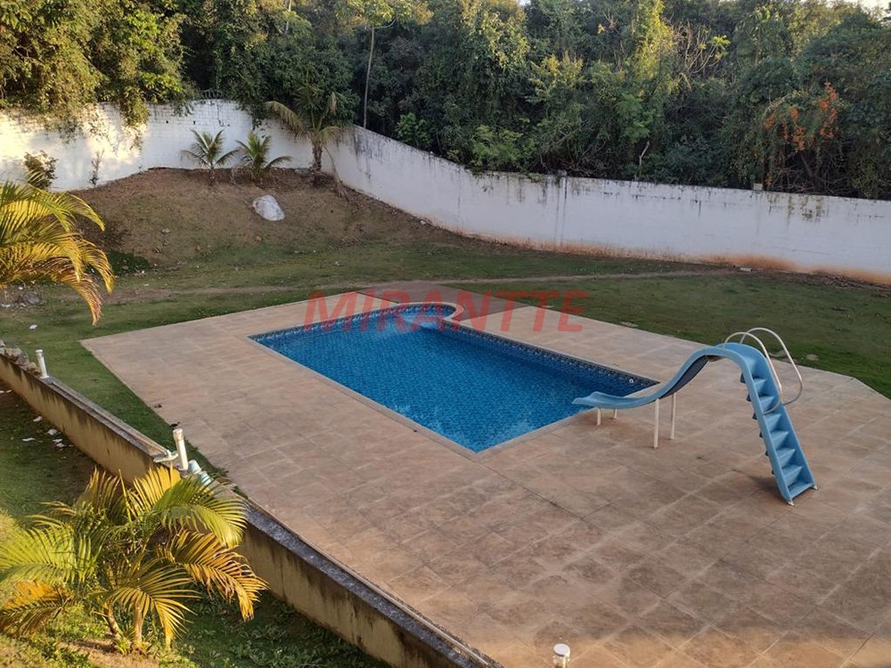 Sobrado de 312m² com 4 quartos em Caieras