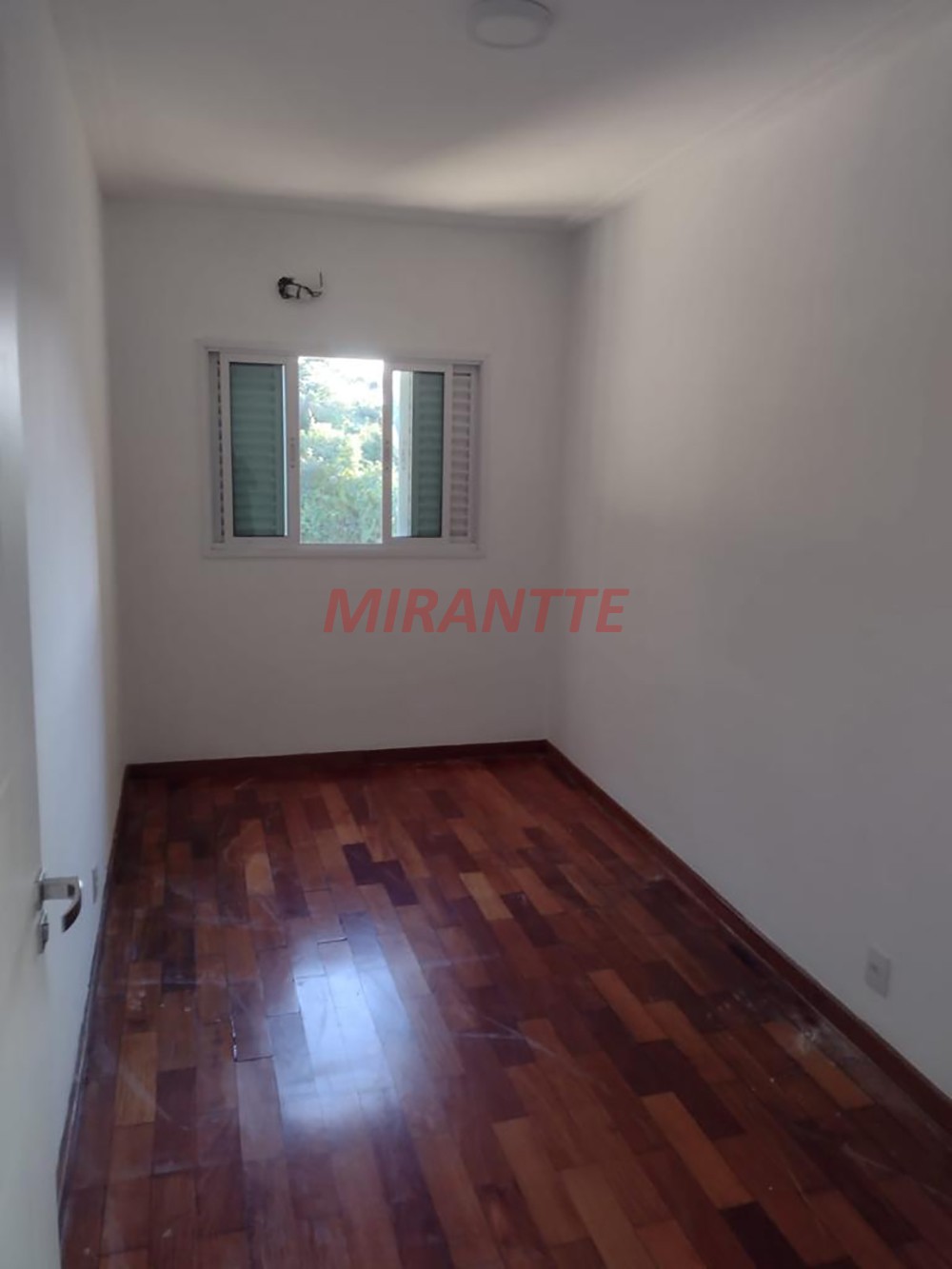 Sobrado de 312m² com 4 quartos em Caieras