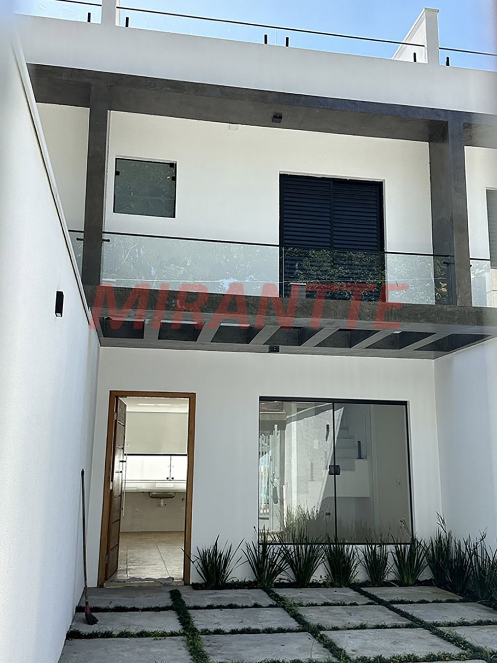 Sobrado de 108m² com 3 quartos em Pedra Branca