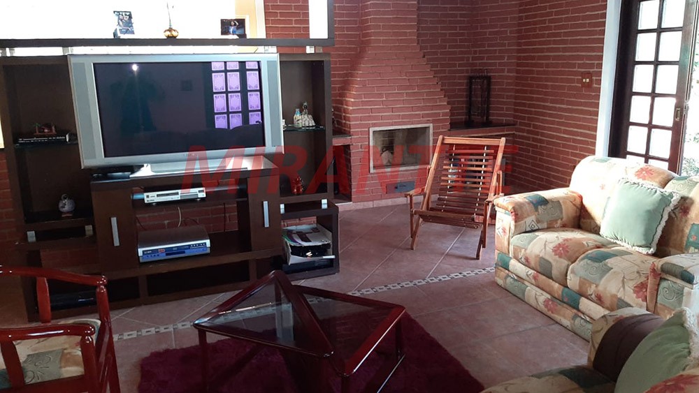 Cond. fechado de 905m² com 4 quartos em Serra da Cantareira