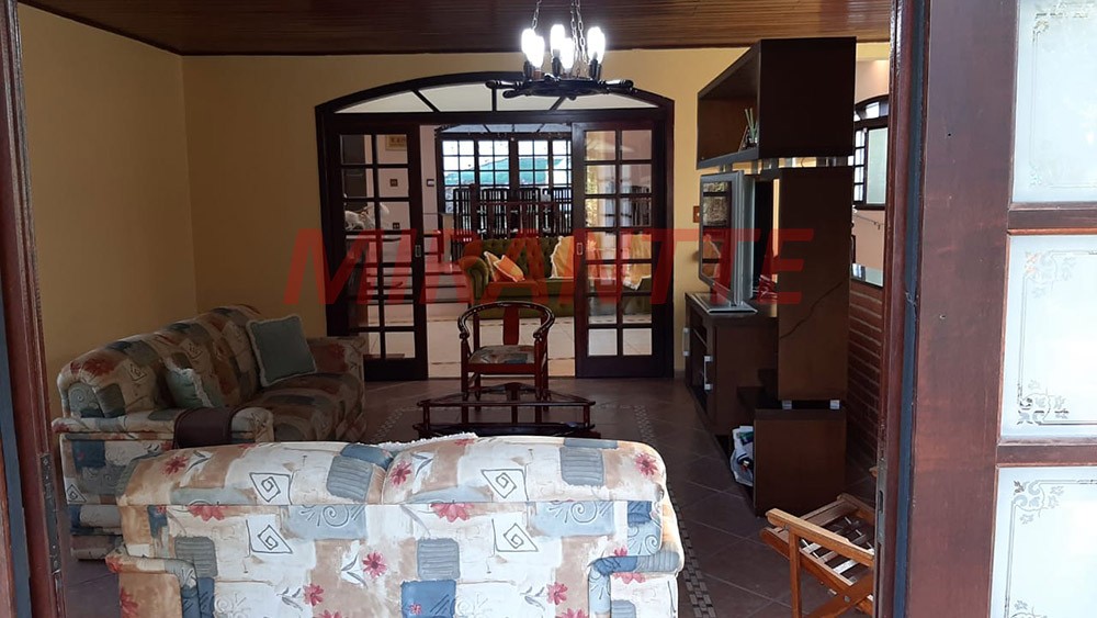 Cond. fechado de 905m² com 4 quartos em Serra da Cantareira