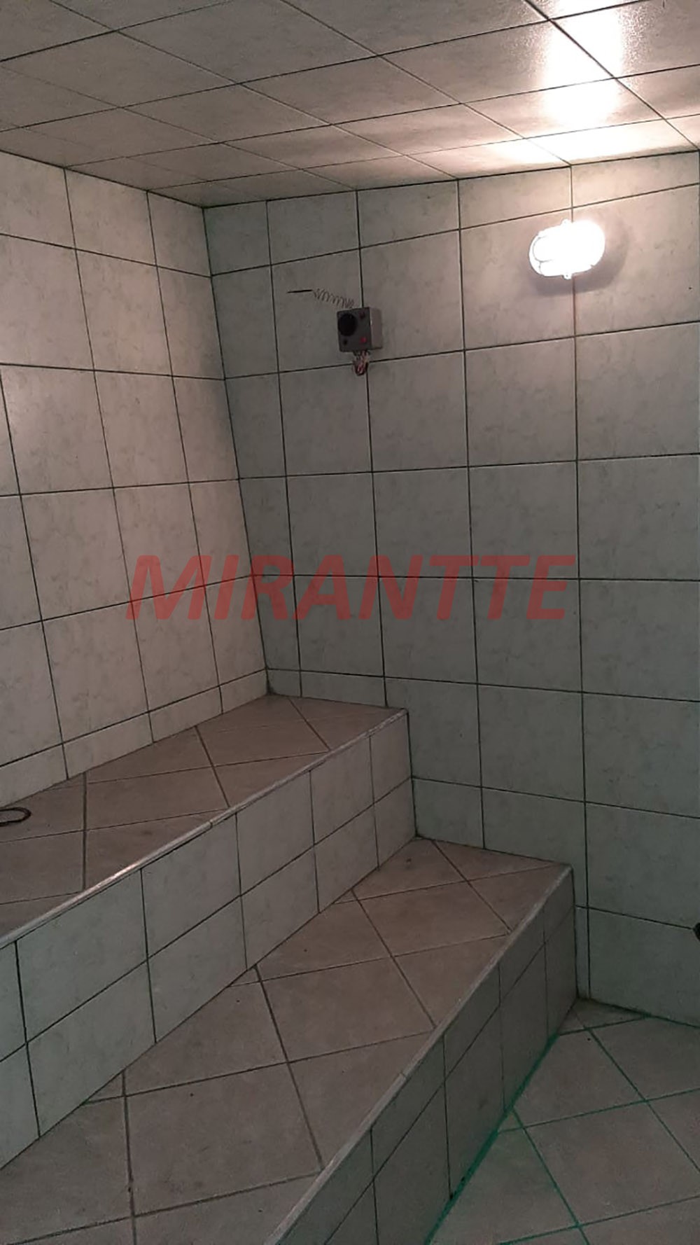 Cond. fechado de 905m² com 4 quartos em Serra da Cantareira
