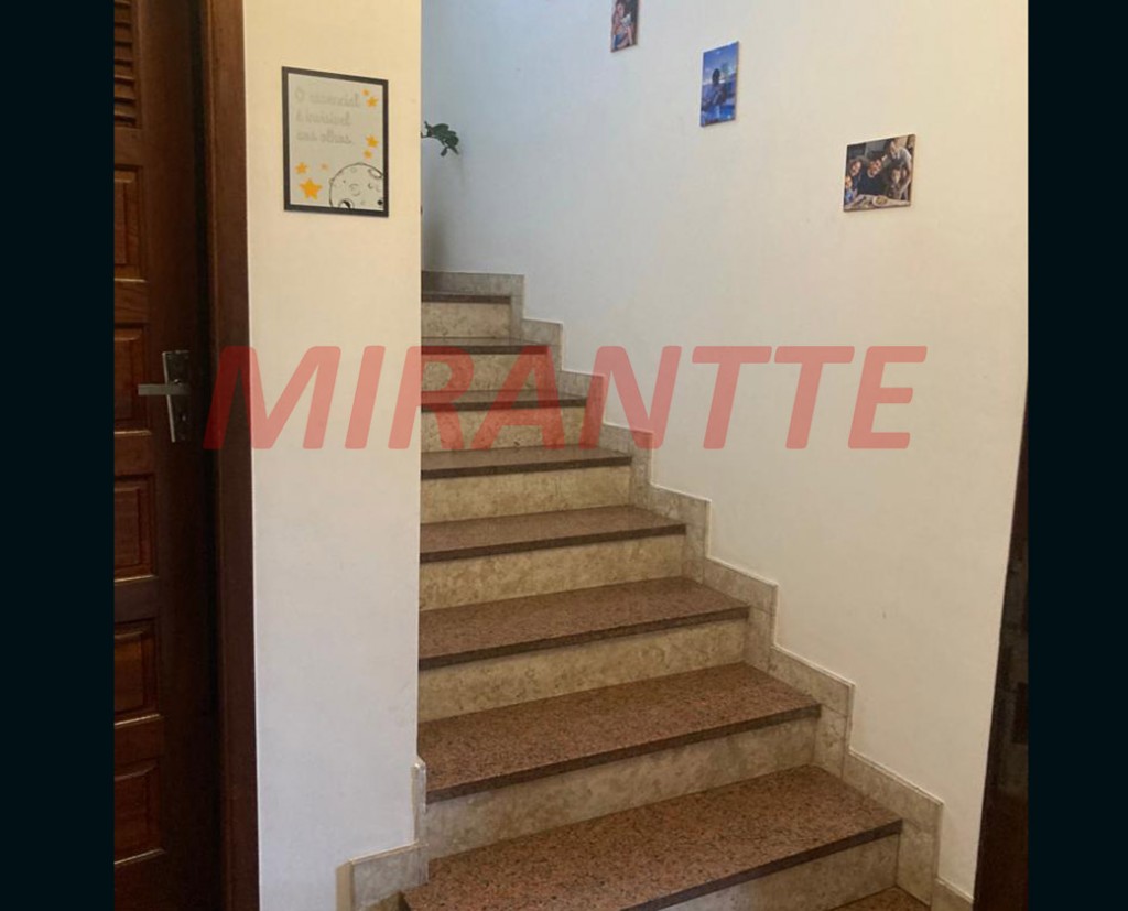 Sobrado de 246m² com 3 quartos em Vila Rosália