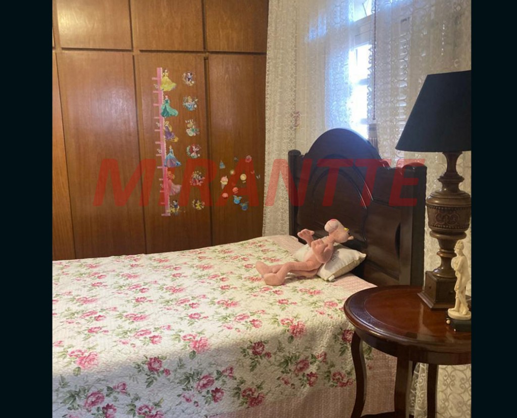Sobrado de 246m² com 3 quartos em Vila Rosália