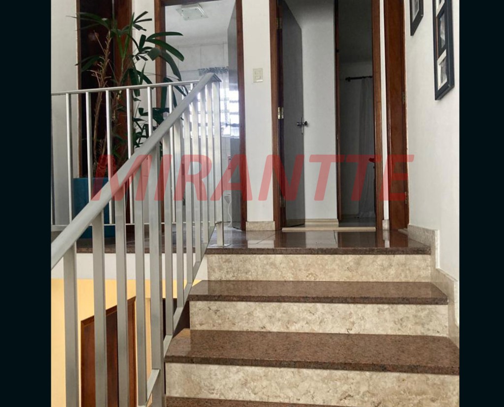 Sobrado de 246m² com 3 quartos em Vila Rosália