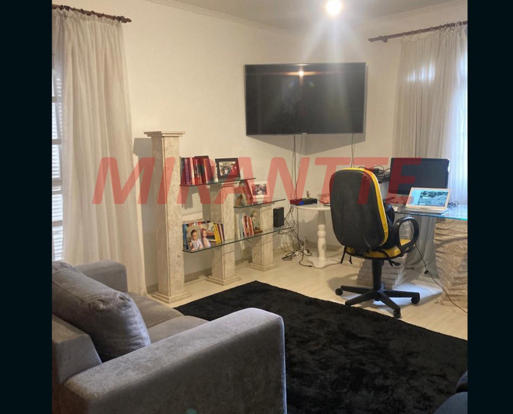 Sobrado de 246m² com 3 quartos em Vila Rosália