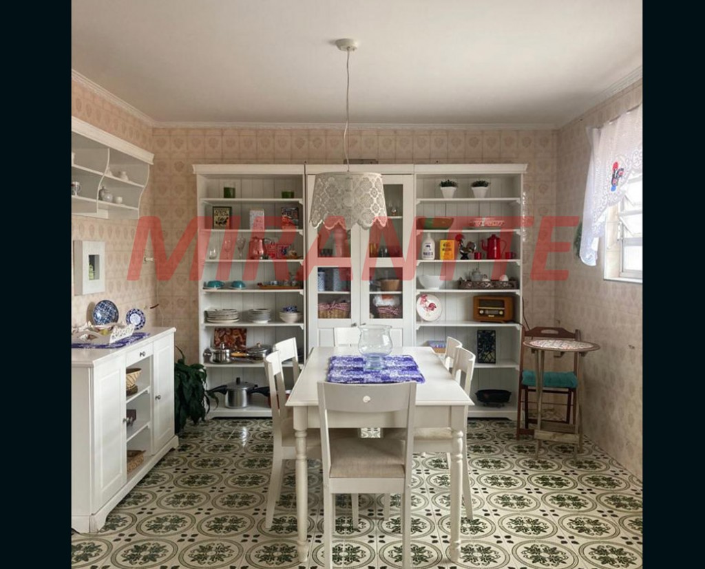 Sobrado de 246m² com 3 quartos em Vila Rosália