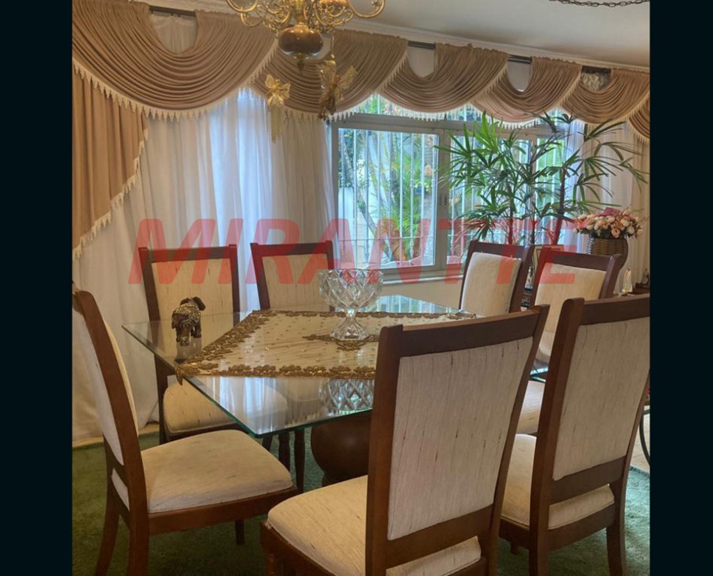 Sobrado de 246m² com 3 quartos em Vila Rosália
