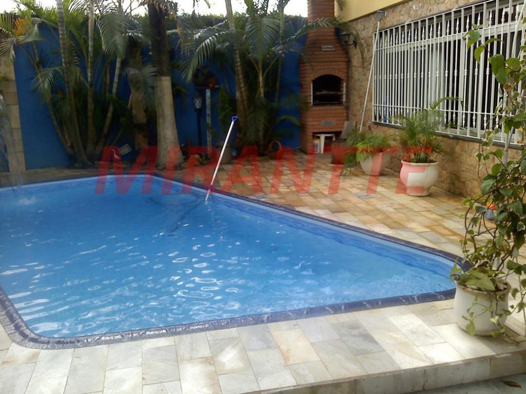 Sobrado de 246m² com 3 quartos em Vila Rosália