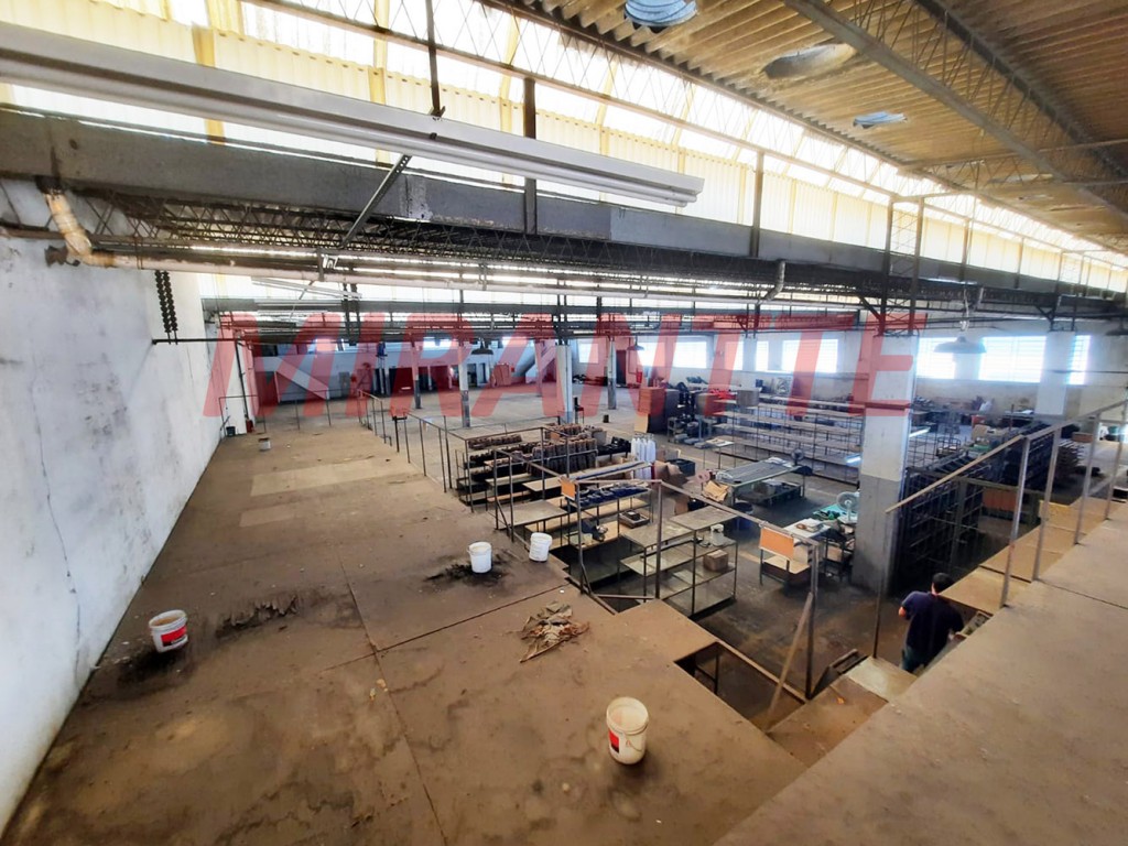 Galpao de 1900m² em Jaçana