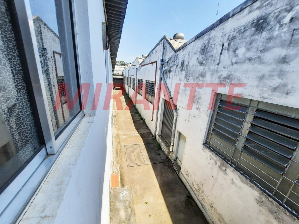 Galpao de 1900m² em Jaçana