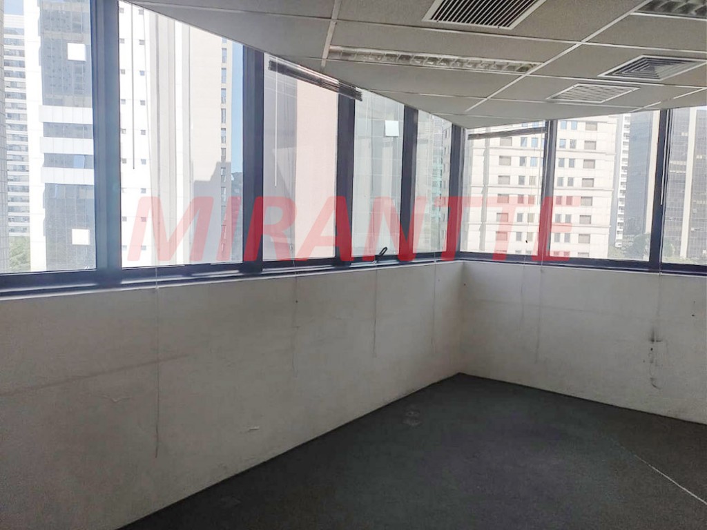 Conjunto comercial de 510m² em Cidade Monções