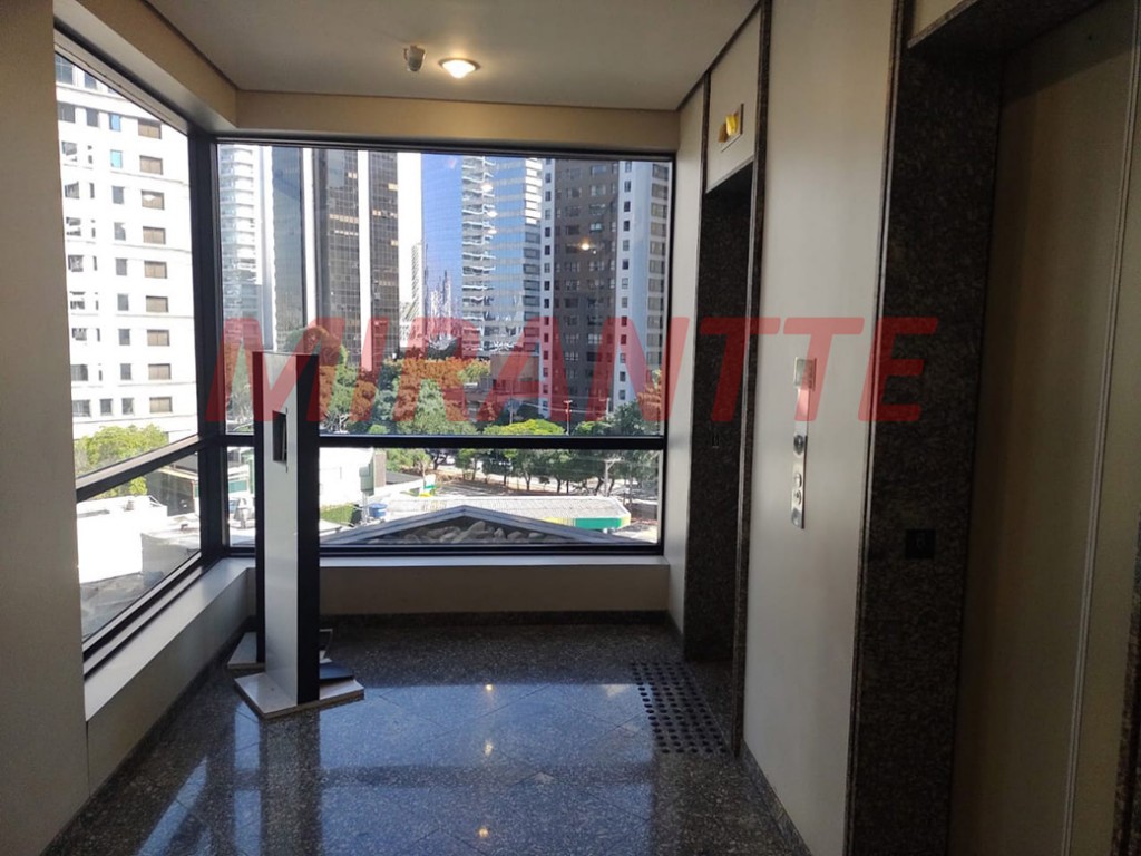Conjunto comercial de 510m² em Cidade Monções