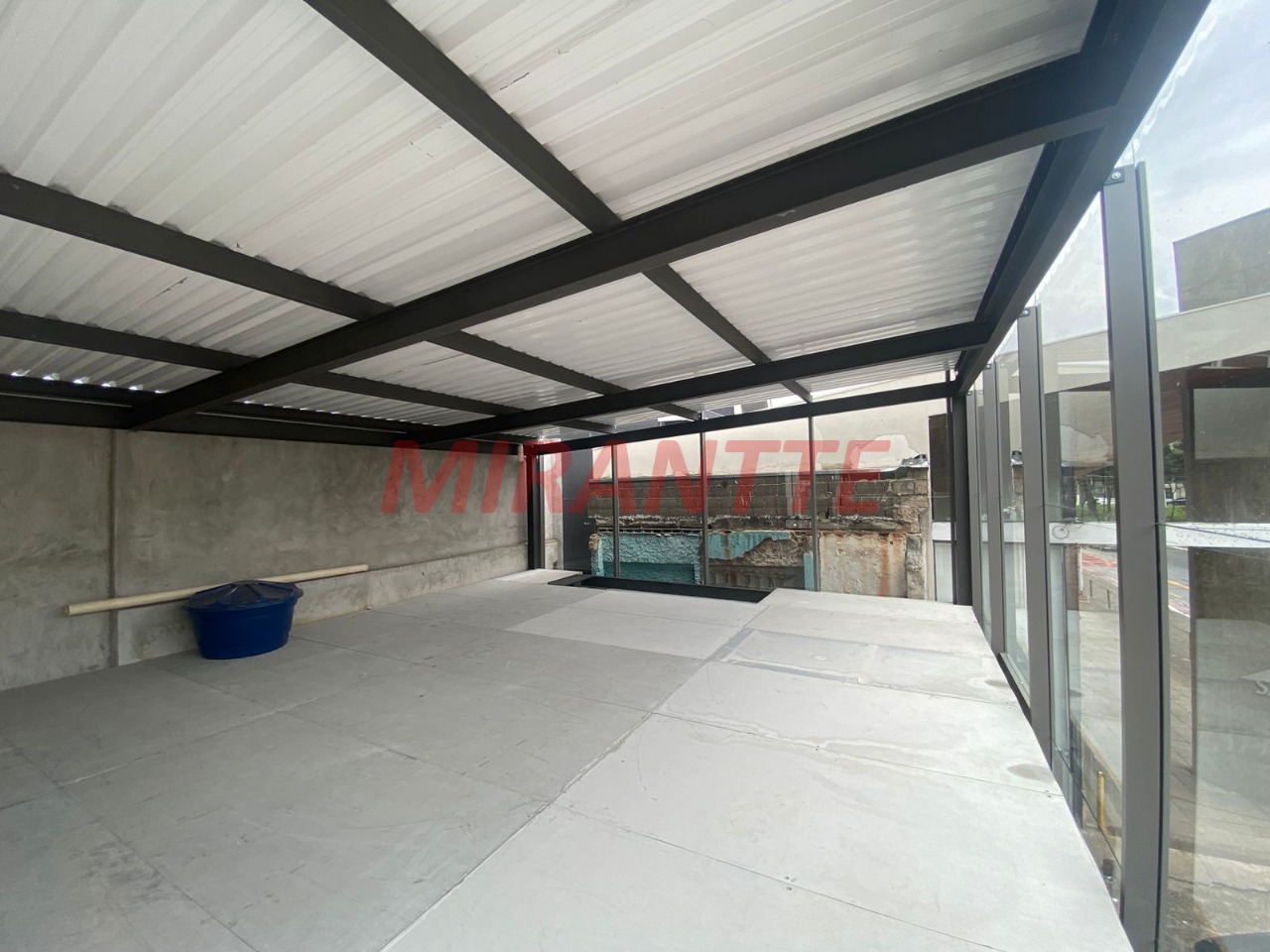 Comercial de 180m² em Santana