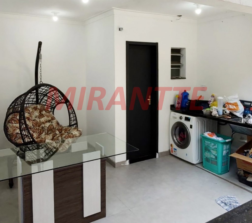 Sobrado de 200m² com 3 quartos em Vila Maranduba