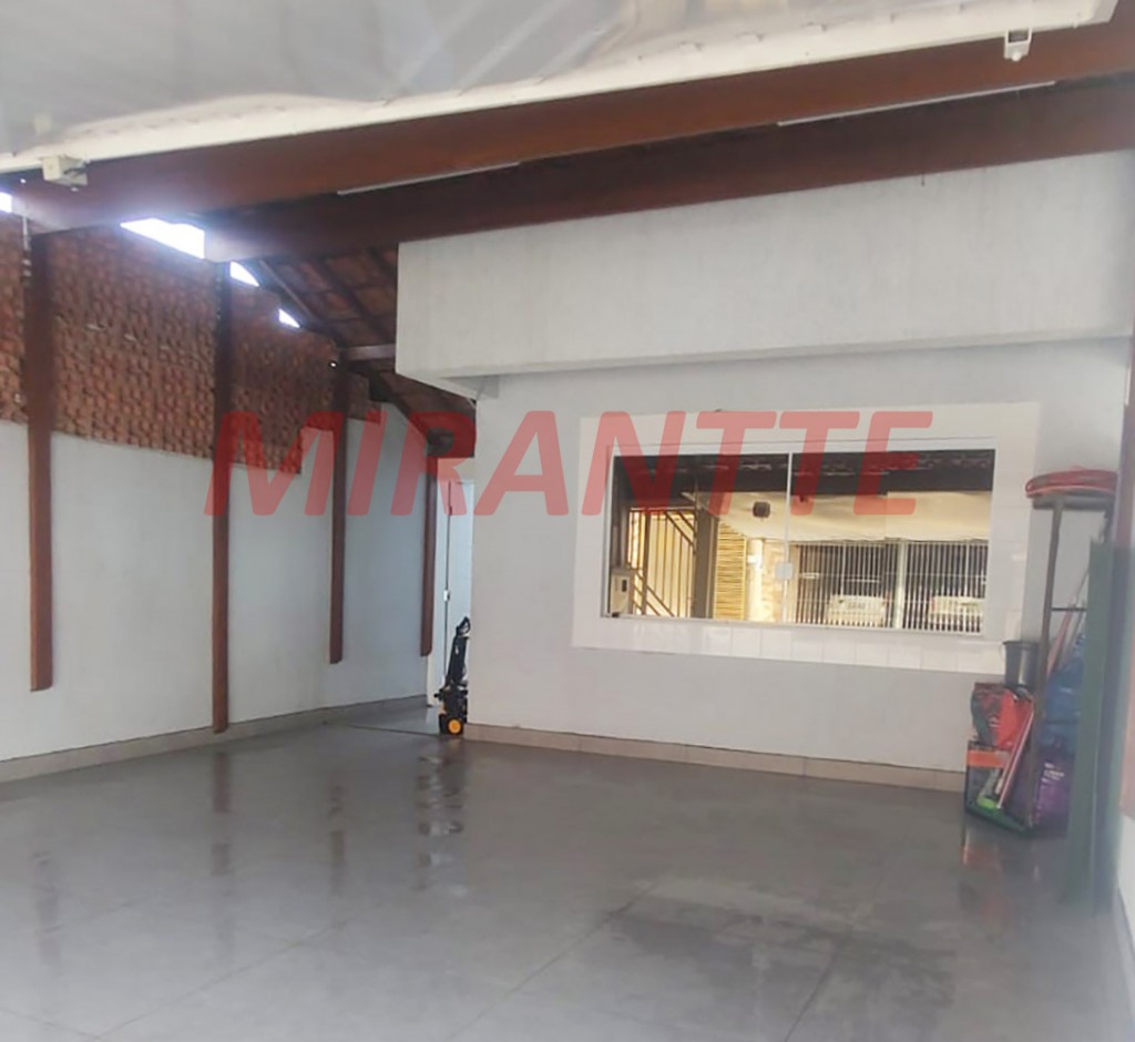 Sobrado de 200m² com 3 quartos em Vila Maranduba