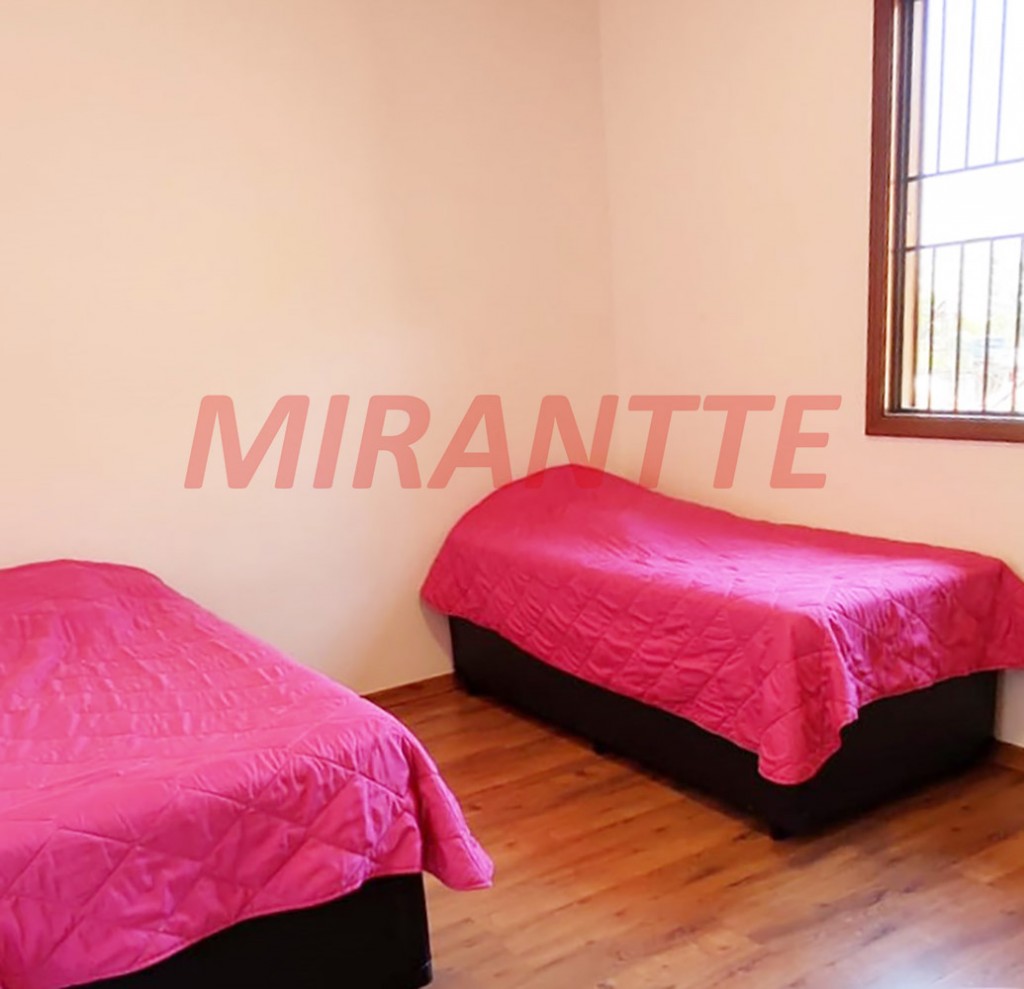 Sobrado de 200m² com 3 quartos em Vila Maranduba