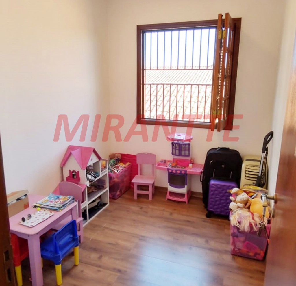 Sobrado de 200m² com 3 quartos em Vila Maranduba
