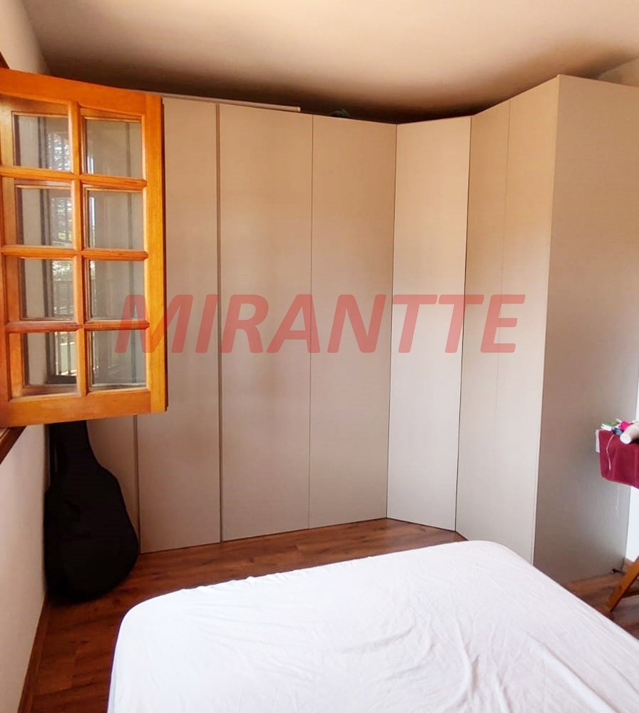 Sobrado de 200m² com 3 quartos em Vila Maranduba