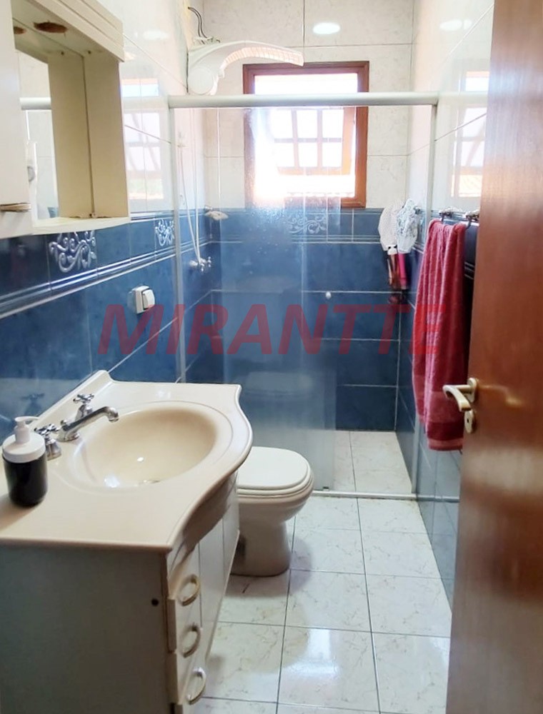 Sobrado de 200m² com 3 quartos em Vila Maranduba