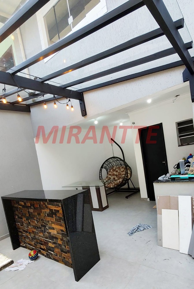 Sobrado de 200m² com 3 quartos em Vila Maranduba