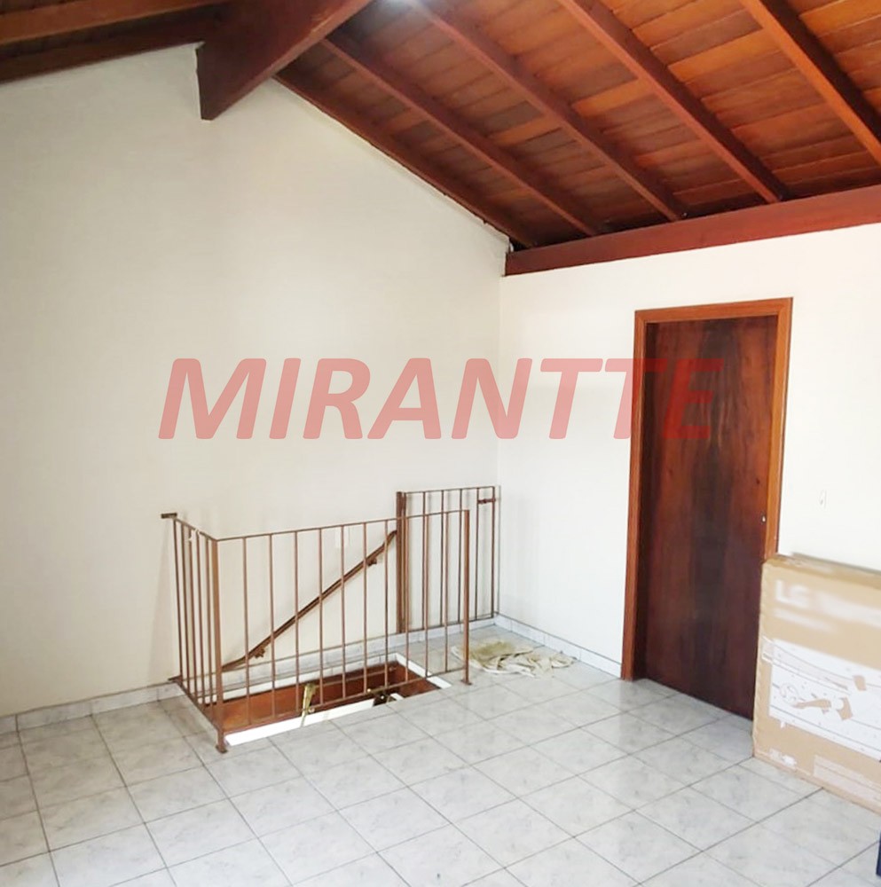 Sobrado de 200m² com 3 quartos em Vila Maranduba