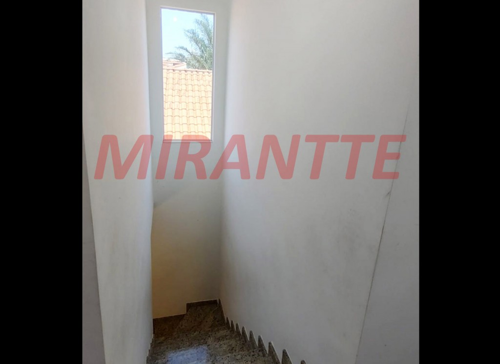 Sobrado de 200m² com 3 quartos em Vila Maranduba