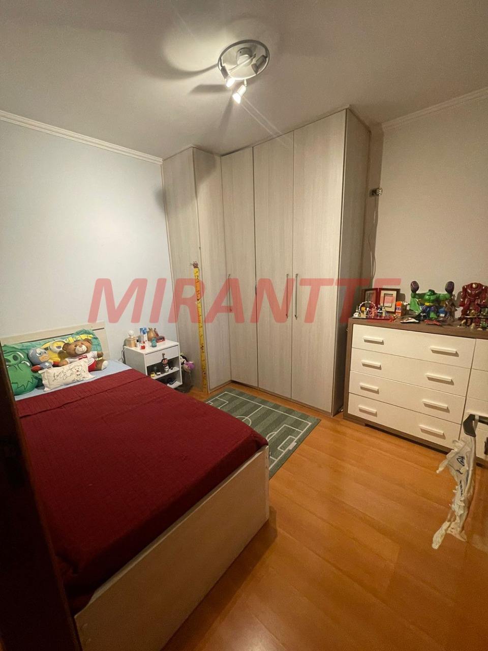 Cond. fechado de 195m² com 3 quartos em Parada Inglesa