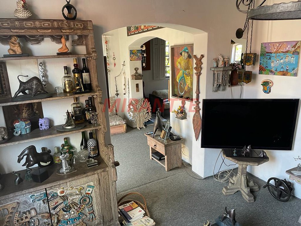 Sobrado de 180m² com 5 quartos em Tremembe