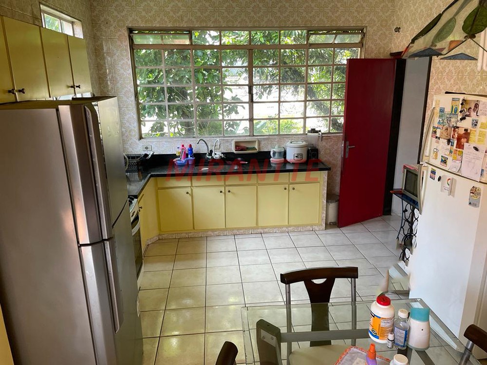 Sobrado de 180m² com 5 quartos em Tremembe