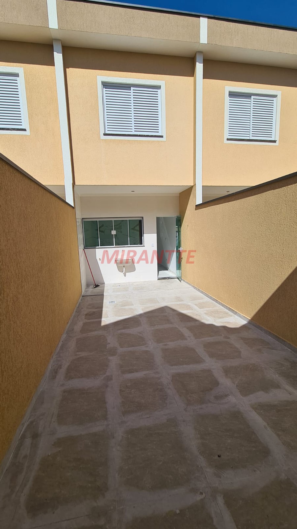 Sobrado de 130m² com 2 quartos em Cidade Patriarca