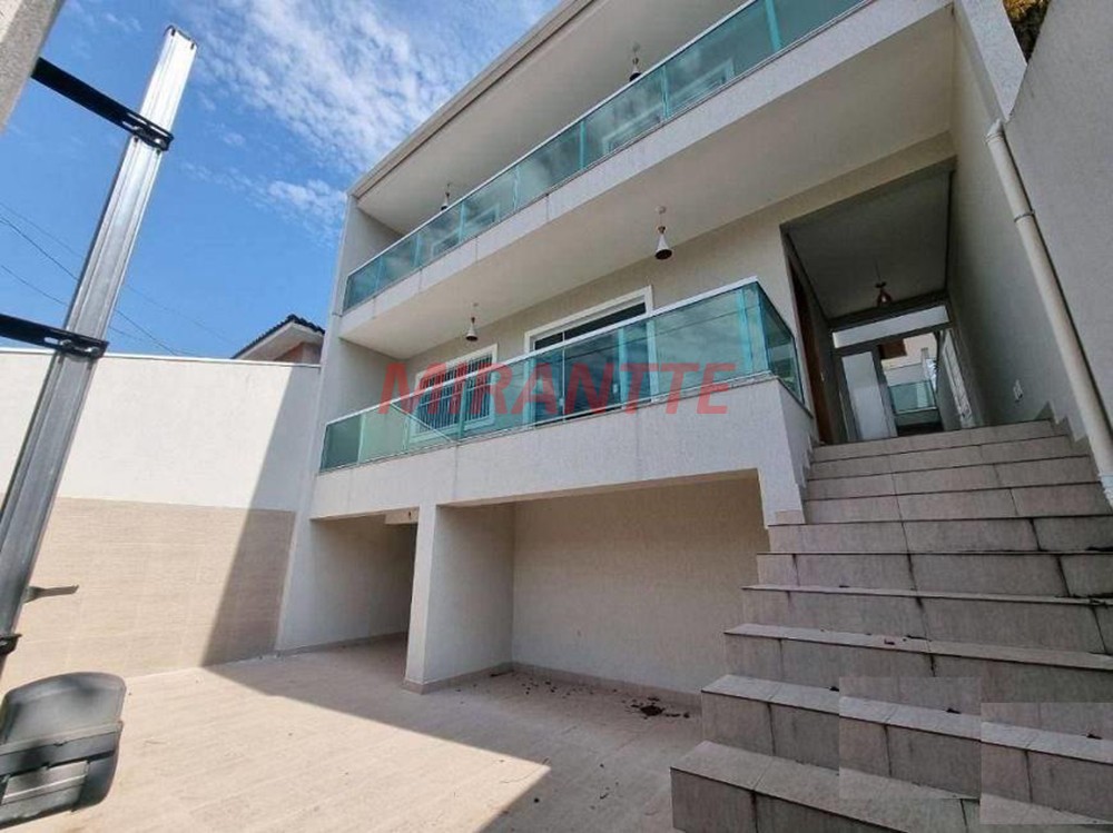 Sobrado de 185m² com 4 quartos em Tremembe