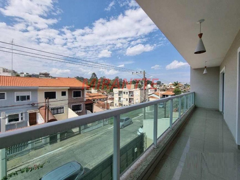Sobrado de 185m² com 4 quartos em Tremembe