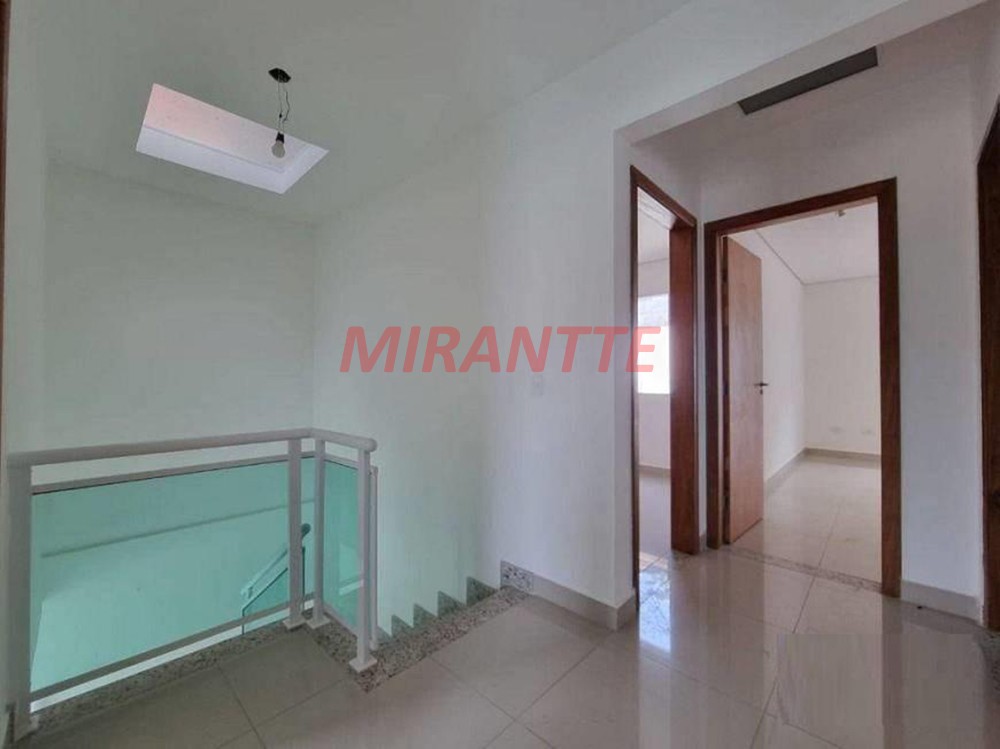 Sobrado de 185m² com 4 quartos em Tremembe