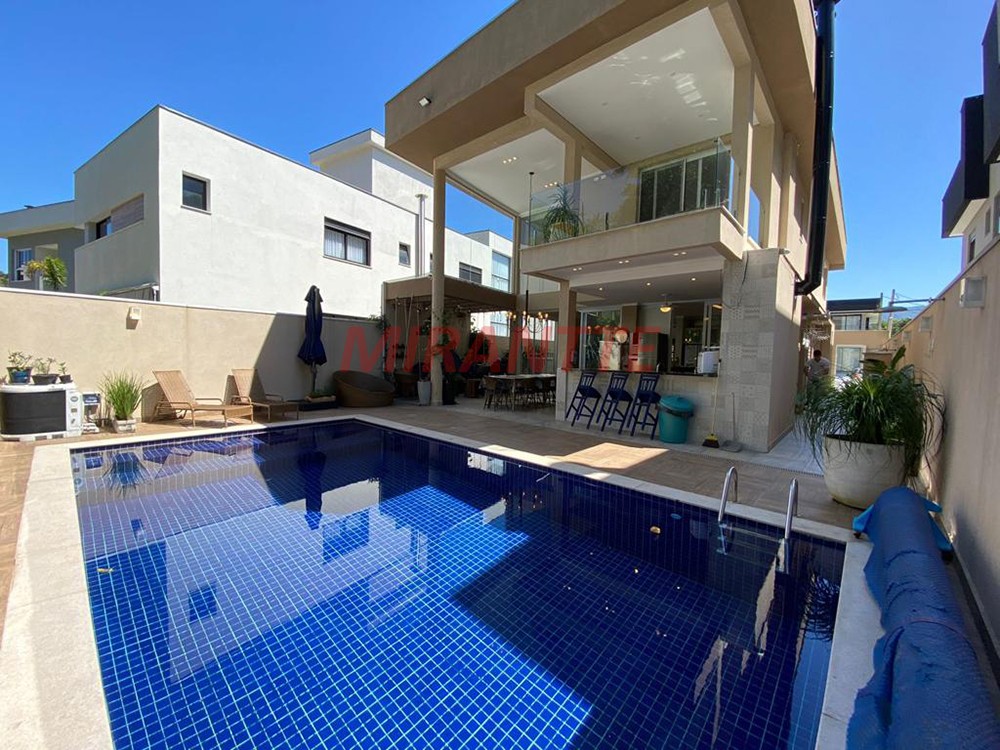 Cond. fechado de 300m² com 5 quartos em RIVIERA DE SAO LOURENCO