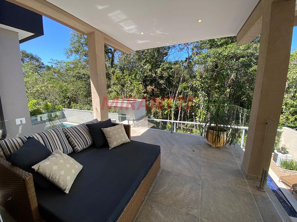 Cond. fechado de 300m² com 5 quartos em RIVIERA DE SAO LOURENCO