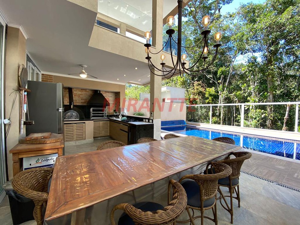 Cond. fechado de 300m² com 5 quartos em RIVIERA DE SAO LOURENCO