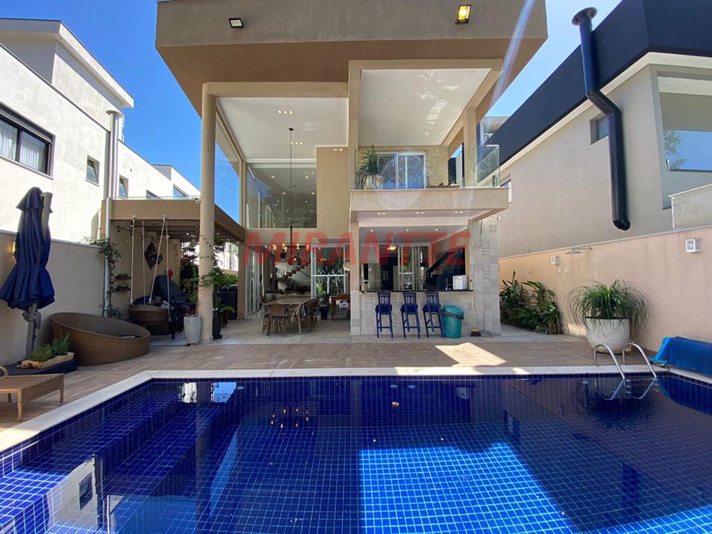 Cond. fechado de 300m² com 5 quartos em RIVIERA DE SAO LOURENCO