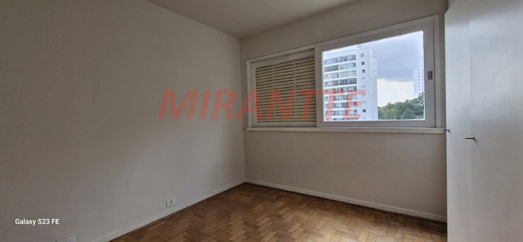Apartamento de 90m² com 3 quartos em Vila Ester