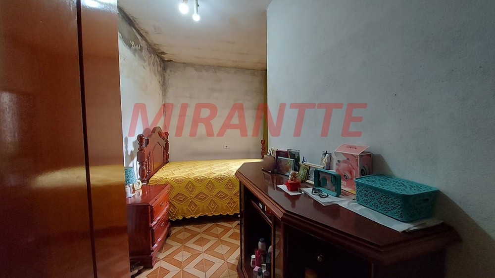 Casa terrea de 100m² com 4 quartos em Vila Dionisia