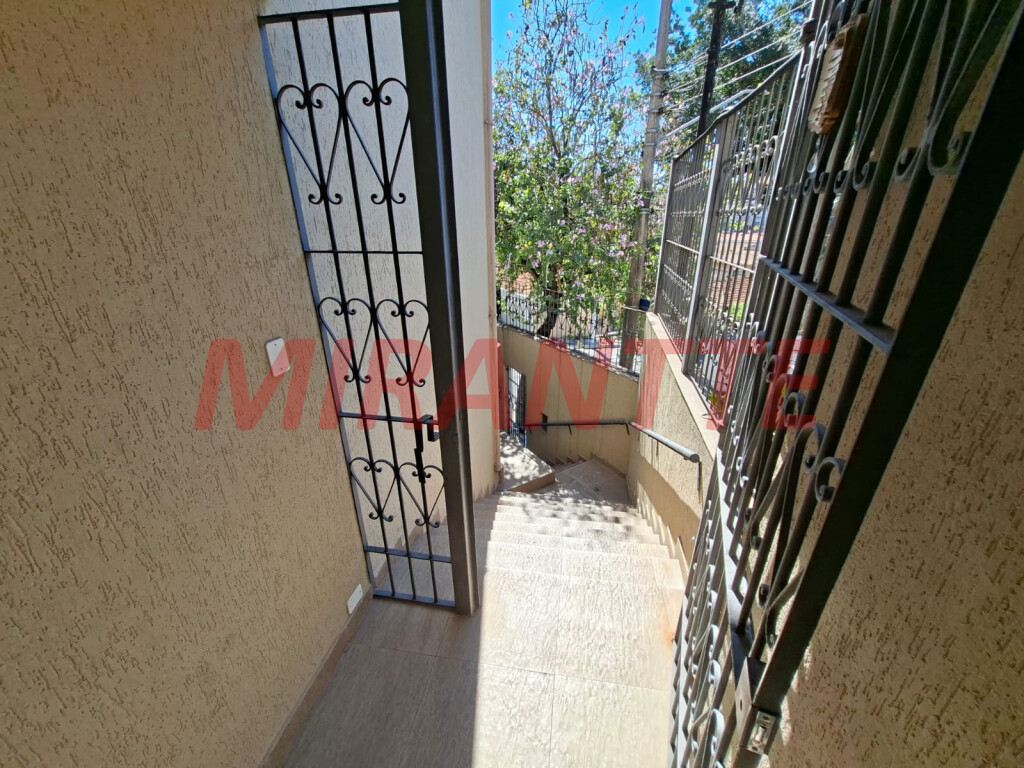 Sobrado de 206m² com 4 quartos em Imirim