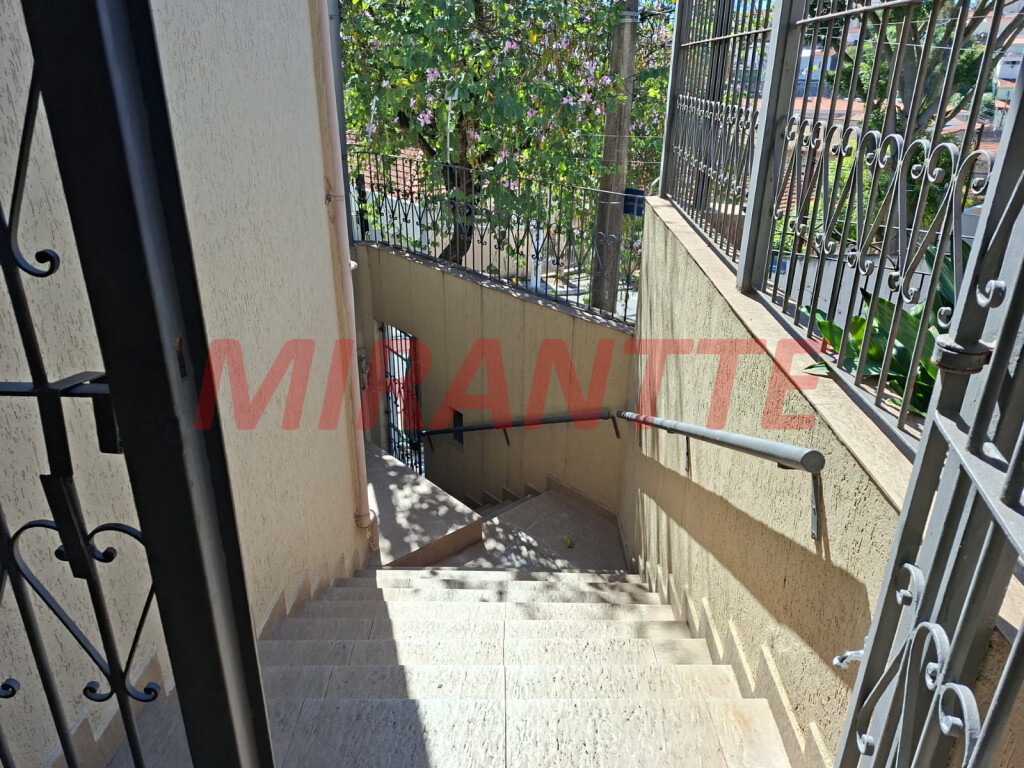 Sobrado de 206m² com 4 quartos em Imirim