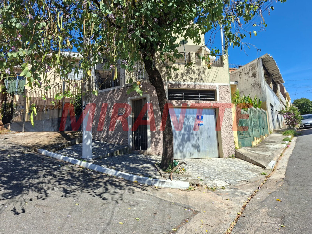 Sobrado de 206m² com 4 quartos em Imirim