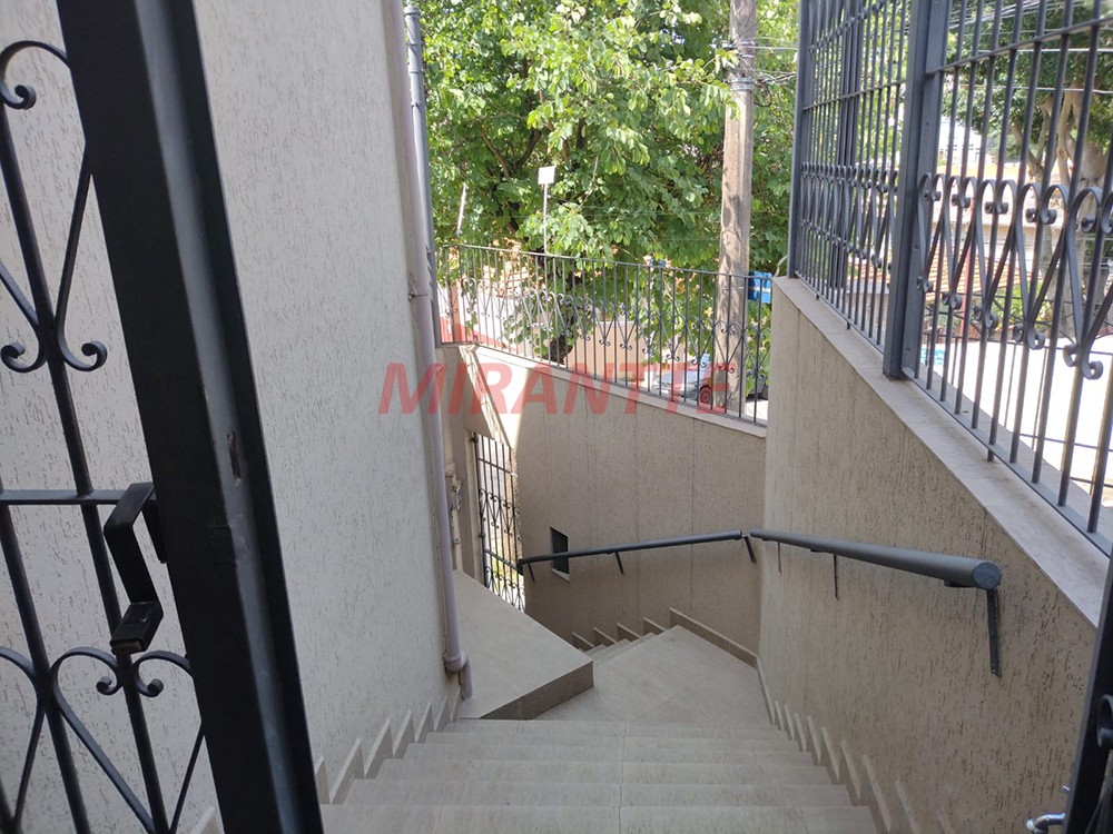 Sobrado de 206m² com 4 quartos em Imirim