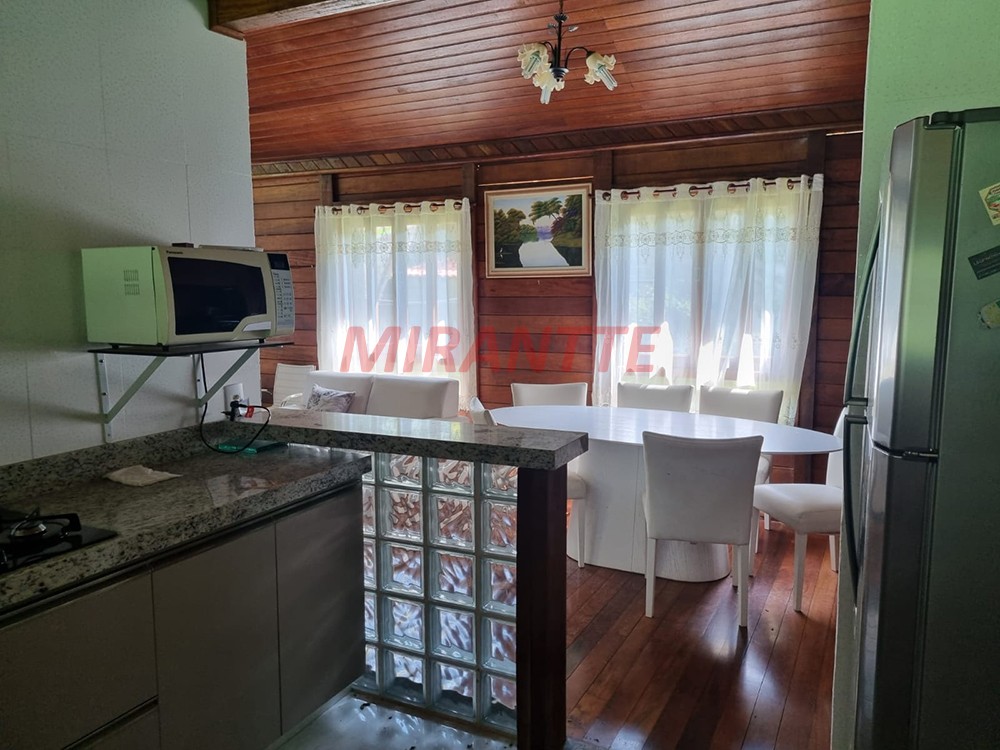 Sobrado de 250m² com 3 quartos em Serra da Cantareira