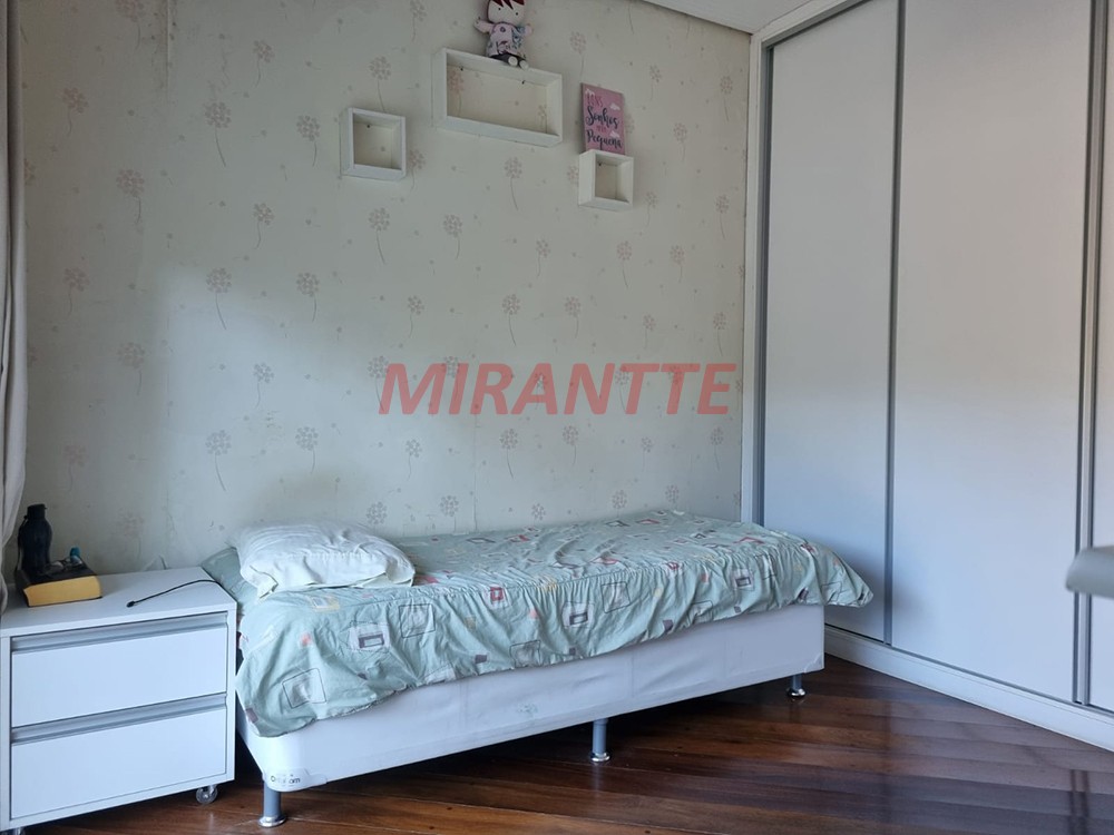 Sobrado de 250m² com 3 quartos em Serra da Cantareira