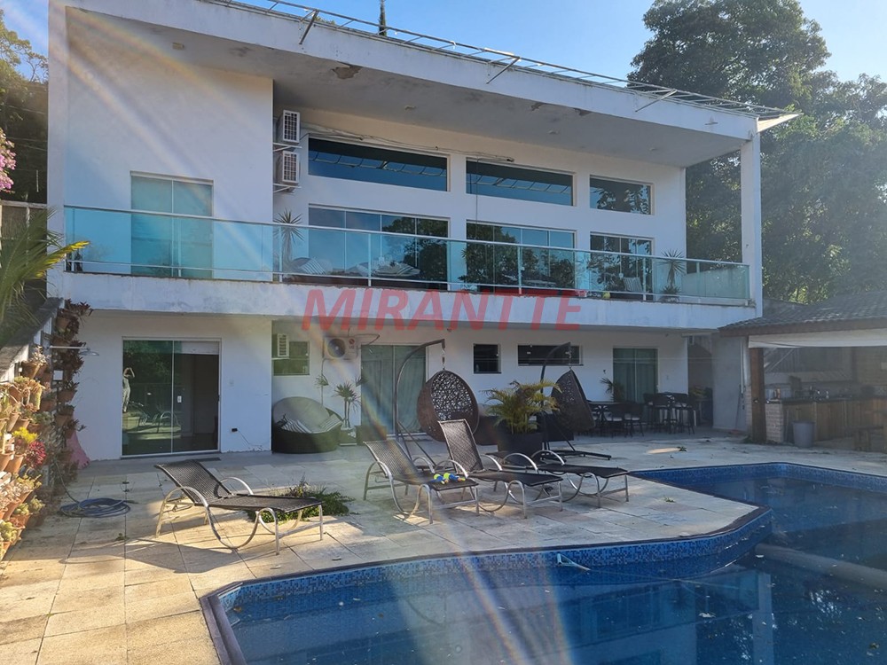 Sobrado de 250m² com 3 quartos em Serra da Cantareira
